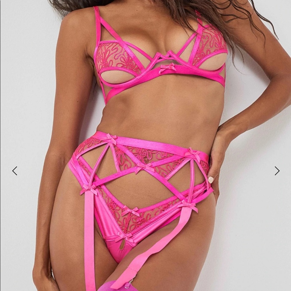 💗NEW For Love & Lemons Soutache Thong Fuschia XL